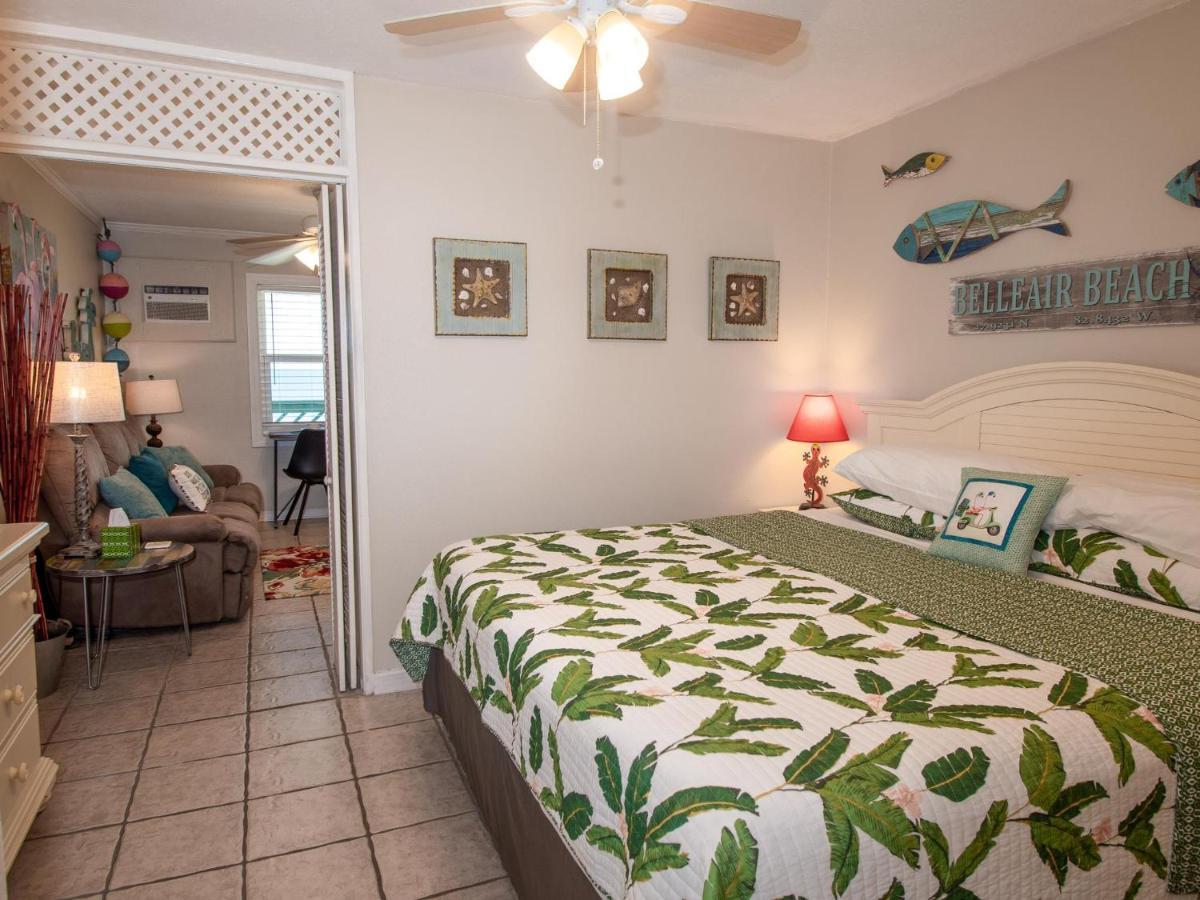 Chateau 6W Alluring Beachfront Condo Clearwater Beach Exteriör bild